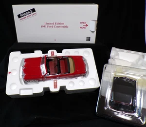 1951 FORD CONVERTIBLE 1/24TH  MODEL FROM THE DANBURY MINT. - Picture 1 of 4