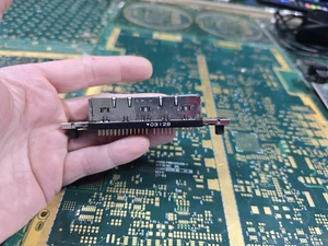 Ranura para cartucho Nintendo N64 NUS-001 Exact 0312B SOLO-desgaste metálico-PROBADO-LEER - Imagen 1 de 8