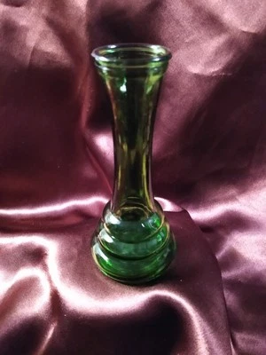 EUC Vintage MCM Randall Glass Beehive Bud Vase Emerald Green 6" Tall Antique UWS - Image 1 of 4
