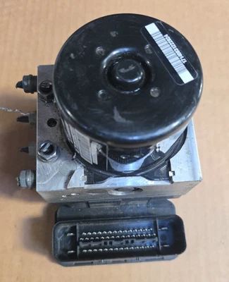 Atuador e conjunto de bomba de sistema de freio antibloqueio Volkswagen Passat 2013-2015 fabricante de equipamento original - Imagem 1 de 4