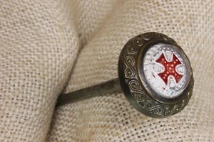 Old Picture Nail Red Maltese Cross Victorian Sulfide Glass Decorated Brass Edge - Picture 1 of 11