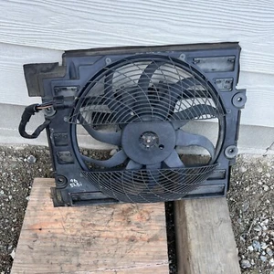 ✅ 97-98 BMW E39 528i 540i Auxiliary Engine Cooling Pusher AC Fan 8370993 OEM - Picture 1 of 10