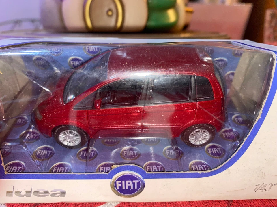 Fiat Idea Red Norev 1:43 - Immagine 1 di 1