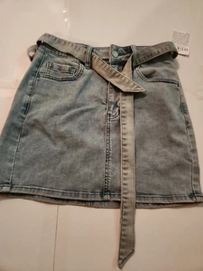 NWT Guess Skirt Denim Belted Mini Light Wash Jean  Women's Size XS - Picture 1 of 10