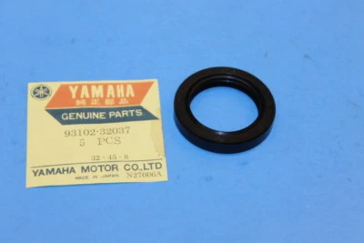 NOS YAMAHA DS6 DS7 R3 R5 YR1 OIL SEAL PART# 93102-32037-00 - Image 1 of 4