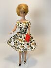 Poupée Barbie blonde vintage coupe bulle et tenue vintage Midge 1958