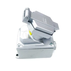 Crouse-Hinds ENRB21202 Receptacle, 20A 250V, 6-20R - Picture 1 of 1