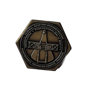 Federal Aviation Administration Pin Flugzeug Mitte goldfarben neu - Bild 1 von 5