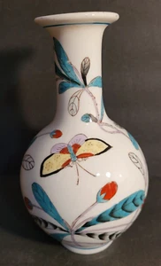 Macau Hand Decorated Vase with Flowers & Butterflies - Picture 1 of 6