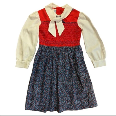 Vestido Floral Vintage Polly Flinders Mangas Largas Cuello Corbata Calado a Mano Foto 1 de 4