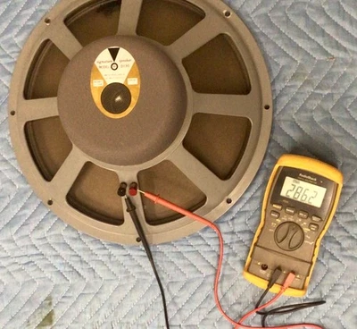 复古 HiFi James B. Lansing D130 16 欧姆 15 英寸低音炮 — 第 1/4 张图片