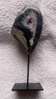 Natural Druzy Amethyst 10cm portal on metal display stand collectable 212g - Image 1 of 4