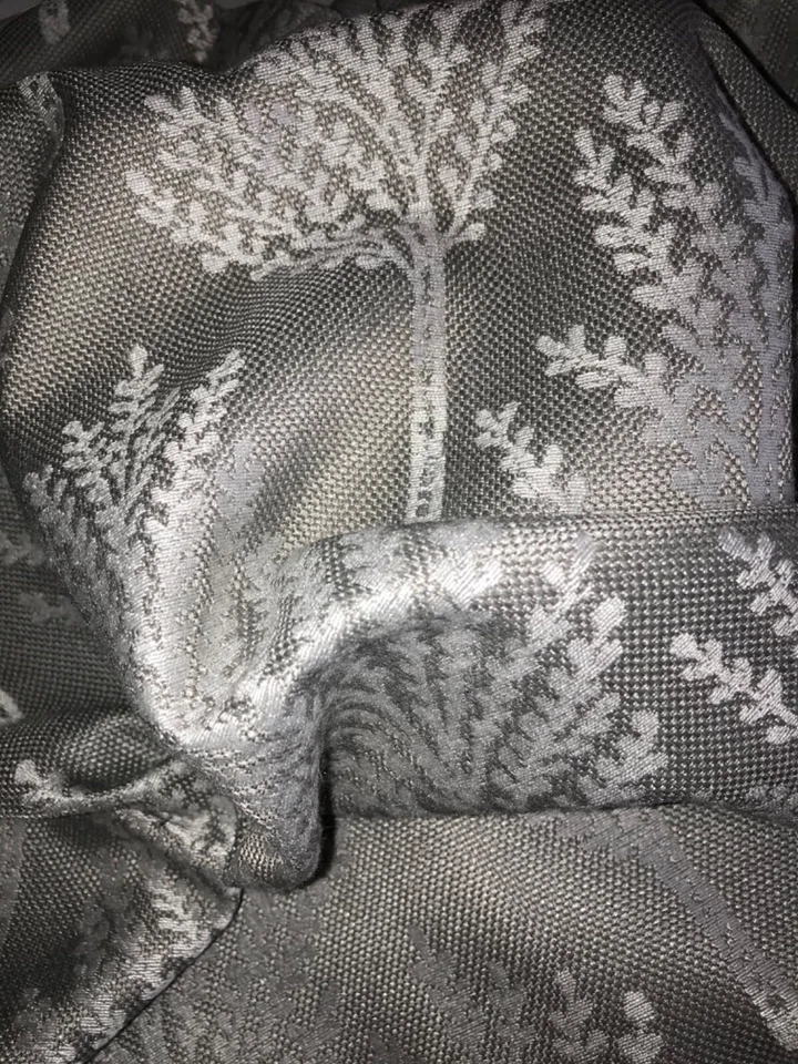 2.50x1.40m wof grey/beige damask upholstery fabric with trees theme - Image 1 of 4