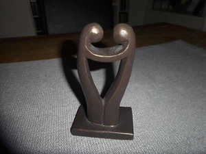 bronzefarbene Statue - Bild 1 von 5