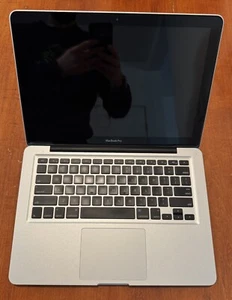 Macbook Pro 13 Inch 16 GB RAM 512 GB SSD 1 OWNER! NEW BATTERY! UPGRADED 👀Look! - Picture 1 of 17