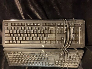 Hewlett Packard Genuine Keyboard HP SK-2023 USB Wired Computer PC Multimedia - Picture 1 of 7