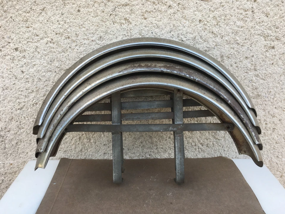 Anciens gardes boue pour roues de poussettes / Landaus / Années ? / Accessoires - Photo 1/4