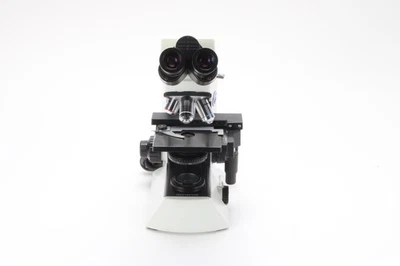 Microscopio de laboratorio Olympus CX21FS1 con 2 objetivos Olympus 10x/18 y 4x Foto 1 de 4