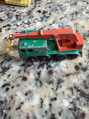MATCHBOX LESNEY 8 WHEEL CRANE TRUCK VINTAGE DIECAST NO. 30 - Image 1 of 4