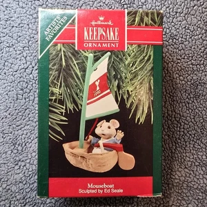 Hallmark Keepsake Ornament Mouseboat 1990 Mouse in a Sailboat - Picture 1 of 9