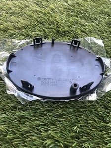 Toyota Corolla Front Grille Emblem Logo 2020 TO 2025 90975-02124 - Bild 1 von 4