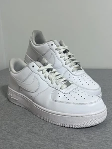 Nike Air Force 1 Schuhe Herren Größe 9,5 weiß niedrig klassisch Basketball Turnschuhe AF1 - Bild 1 von 14