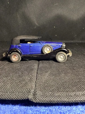 Vintage Die Cast Model Car 1933 Cadillac We’ll Car #8873  Matchbox Models Of - Image 1 of 4