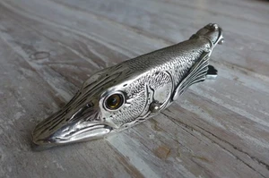 VINTAGE WILLIAM COMYNS STIL HECHTKOPF FISCH VERSILBERT BÜROKLAMMER DISPLAY - Bild 1 von 11