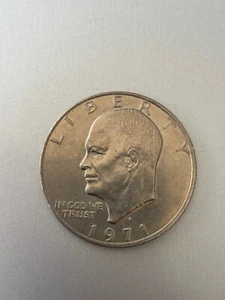 1971 D Eisenhower Dollar Coin IKE Dollar With Eagle - Picture 1 of 2