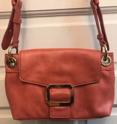 Monedero/Hombro/Bolso Bandolera Monet con Solapa~Salmón/Coral~Herrajes Dorados~Como Nuevo Foto 1 de 4