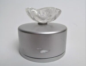 Oscar de la Renta Pearly Bath Dust 1 oz New - Has Storage Wear See Pictures - Picture 1 of 4