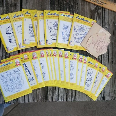 15 Aunt Martha's Hot Iron Transfers for Embroidery Quilting Crafts Needlepoint - Image 1 of 4