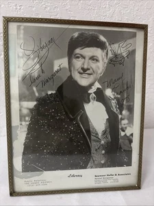 Rare And Unique Vintage Autographed 8x10 Liberace 1978 Picture - Picture 1 of 5