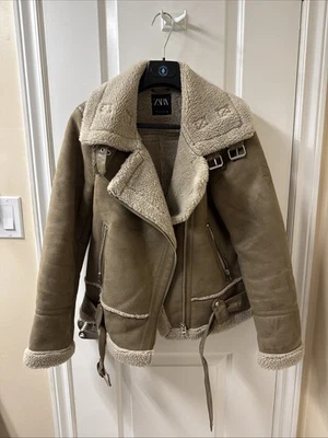 Chaqueta de aviador/motocicleta Zara imitación gamuza piel de oveja Foto 1 de 4