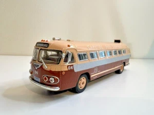 #195 - CORGI FLEXIBLE CLIPPER CAPITOL BUS CO. HARRISBURG DIE-CAST MODEL BUS 1:50 - Picture 1 of 7