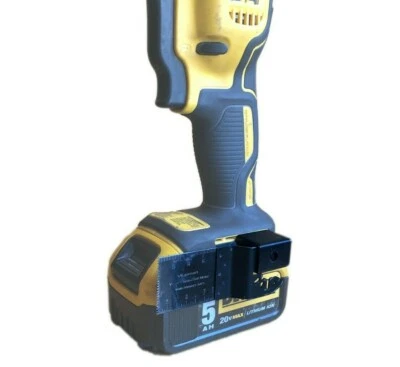 Blade Holder for Dewalt 20V Oscillating Multi Tool - Image 1 of 4