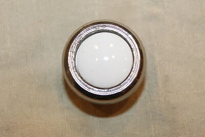 Perilla Amerock Gurardian blanca y cromada BP76244-26W P-2 Foto 1 de 4