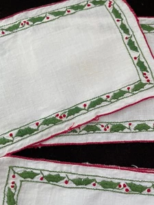 4 Vintage Linen Embroidered Christmas Holiday Cocktail Napkins YY411 - Picture 1 of 5