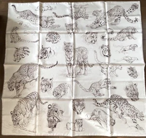 Hermes Scarf Stole Dans l'atelier de Robert Dallet Light Gray Silk Auth New 90cm - Picture 1 of 10