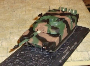 LECLERC T5 TANK - FRANCE 1997 - 1:72 scale inc display case, stand - Picture 1 of 5
