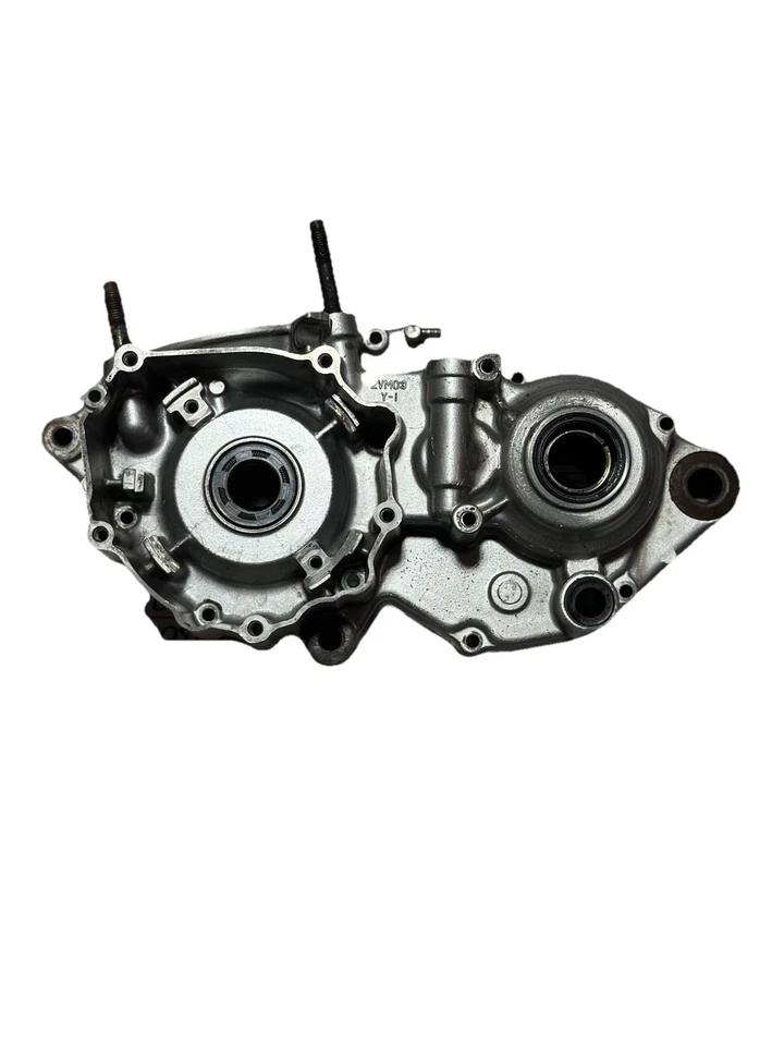 88-96 Yamaha YZ250  Crankcase Left Side OEM - Image 1 of 4