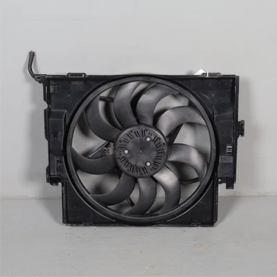 BMW 328i 335i 428i 435i Radiator Cooling Fan With Shroud 17428641964 OEM Used Foto 1 de 4