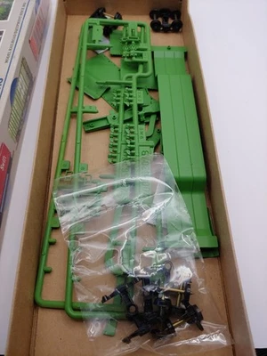 HO WALTHERS 932-5632 DEPRESSED CENTER 4 TRUCK FLAT CAR KIT BURLINGTON NORTHERN - Image 1 of 2