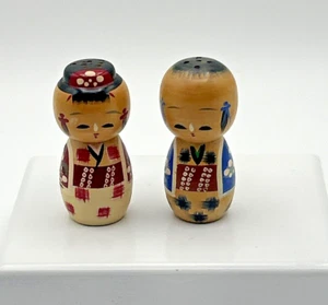Coppia shaker sale e pepe vintage/KOKESHI/misure 2/4" alti/mai usati/ - Foto 1 di 5