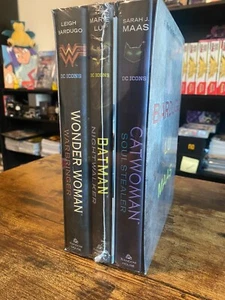 DC Icons Hardcover Box Set | Catwoman, Batman, Wonder Woman | YA Novel Series - Foto 1 di 6