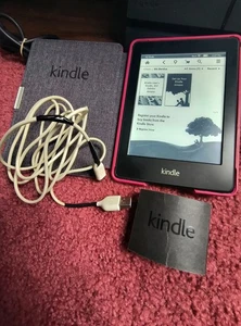 Amazon Kindle Paperwhite 5th gen w/ ads bundle - Picture 1 of 24