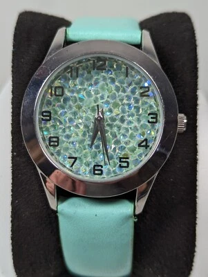 Зеленый мерцающий циферблат круглый серебристый корпус зеленый искусственной кожи группы часы - Изображение 1 из 4