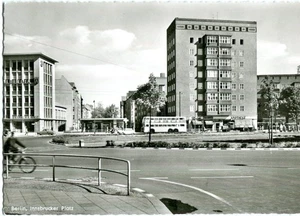 AK BERLIN SCHÖNEBERG Innsbrucker Platz, BVG-Bus, Berliner Bank, Apotheke 50/60er - Picture 1 of 1