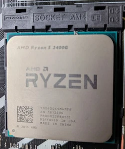 AMD Ryzen 5 2400G R5-2400G Quad-Core 3,6 GHz Socket AM4 65W CPU Procesor - Zdjęcie 1 z 1