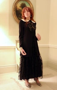 VALENTINO EVENING VINTAGE BLACK CREPE 7 LACE IVORY COLLAR TUNIC UK 10 - Picture 1 of 14